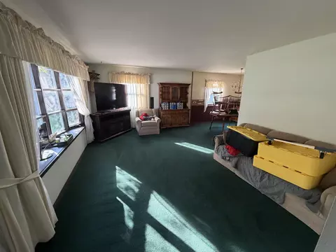 Living - 14 Eldon Ct, Madison, WI 53716 photo 3 of 4