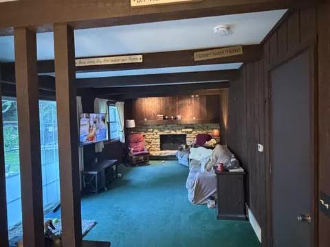 Living - 14 Eldon Ct, Madison, WI 53716 photo 2 of 4