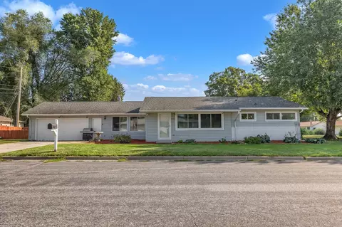 3102 E Fairchild S St, La Crosse, WI 54601