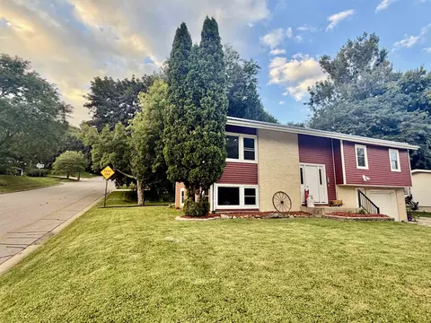 790 Parkview Dr, Richland Center, WI 53581