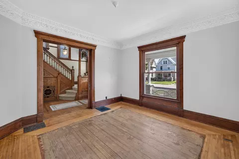 Living - 954 Bluff St, Beloit, WI 53511 photo 1 of 6