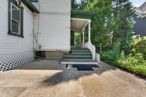 Exterior - 954 Bluff St, Beloit, WI 53511 photo 5 of 9
