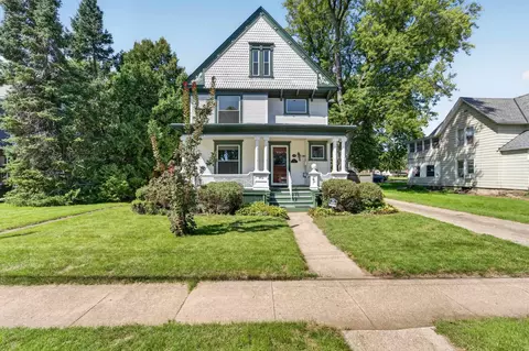 954 Bluff St, Beloit, WI 53511