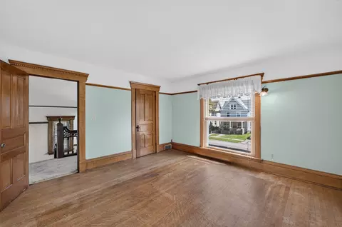 Living - 954 Bluff St, Beloit, WI 53511 photo 6 of 6