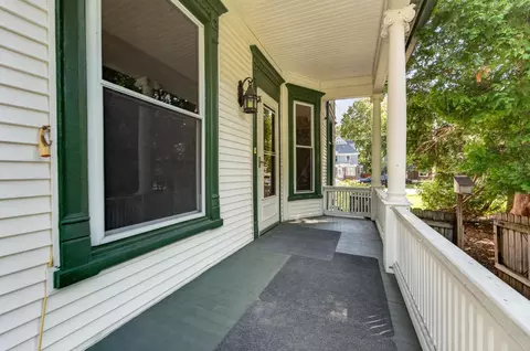 Exterior - 954 Bluff St, Beloit, WI 53511 photo 4 of 9