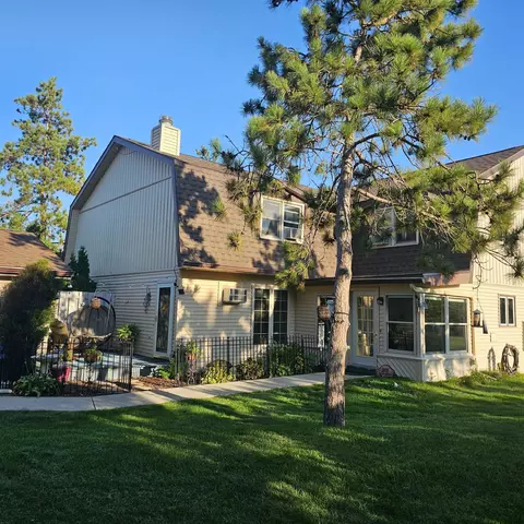 202 Saddle Rdg, Portage, WI 53901