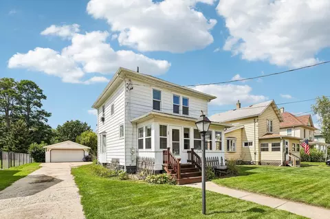 38 S Ringold St, Janesville, WI 53545