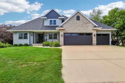 1013 Starlight Ln, Cottage Grove, WI 53527