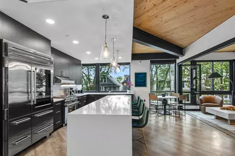 211 S Henry St #201, Madison, WI 53703