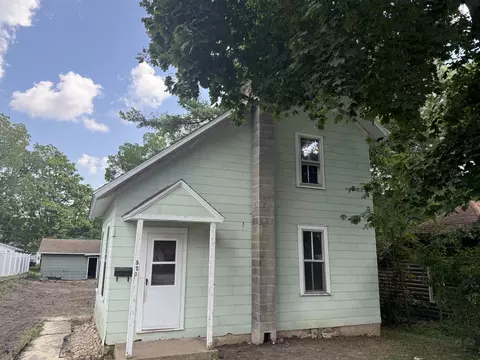 520 Cedar St, Wisconsin Dells, WI 53965