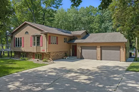 517 Schwantz Rd, Pardeeville, WI 53954