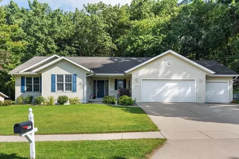 1417 Ridgeview Dr, Reedsburg, WI 53959