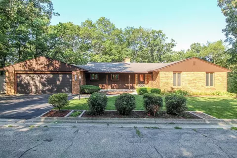 711 Oak Hill Ln, Fort Atkinson, WI 53538