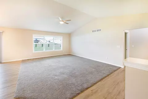 Living - 3687 Cardinal Dr, Beloit, WI 53511 photo 3 of 5