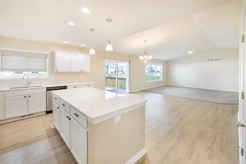 Kitchen - 3687 Cardinal Dr, Beloit, WI 53511 photo 2 of 4
