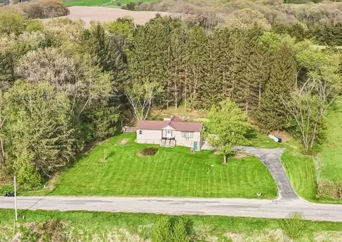 5030 S Valley Rd, Black Earth, WI 53515