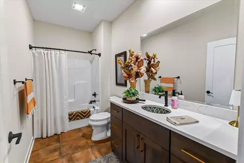 Bath - 4141 Fox Forest Way, Deforest, WI 53532 photo 4 of 5