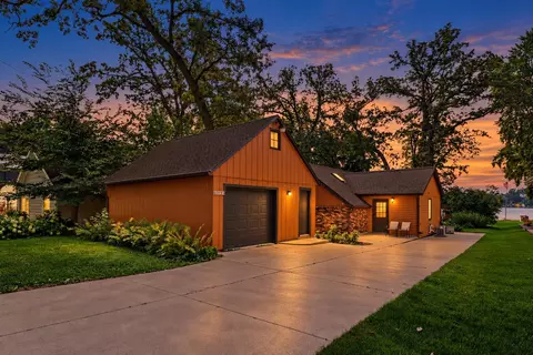 2148 Colladay Point Dr, Stoughton, WI 53589
