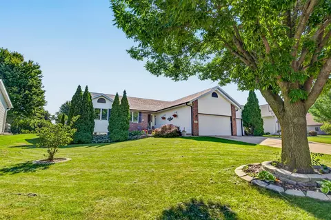 1357 Overlook Pass, Sun Prairie, WI 53590