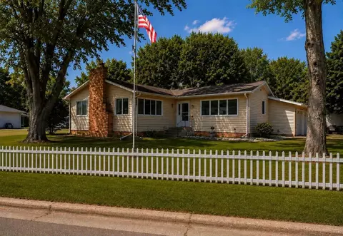 414 Herwig Dr, Pardeeville, WI 53954