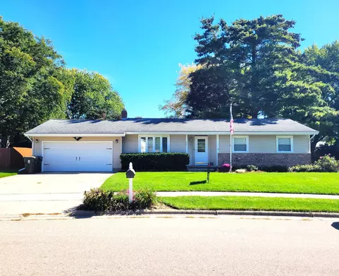1065 Tara Dr, Sun Prairie, WI 53590