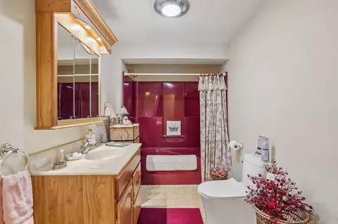 Bath - 2104 Thomas St, Beloit, WI 53511 photo 1 of 1