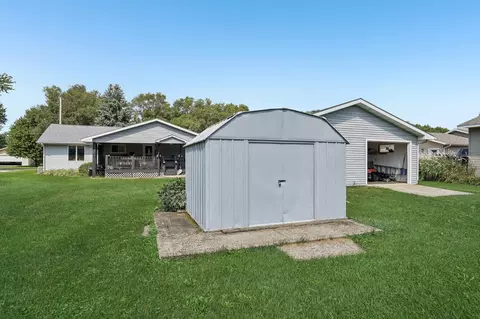 Exterior - 2104 Thomas St, Beloit, WI 53511 photo 6 of 10