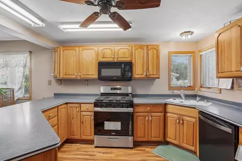 Kitchen - 2104 Thomas St, Beloit, WI 53511 photo 3 of 4