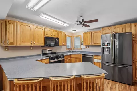 Kitchen - 2104 Thomas St, Beloit, WI 53511 photo 2 of 4