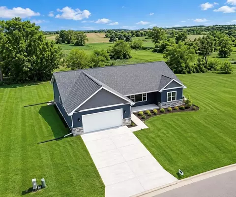 103 Graelyn Cir, Barneveld, WI 53507