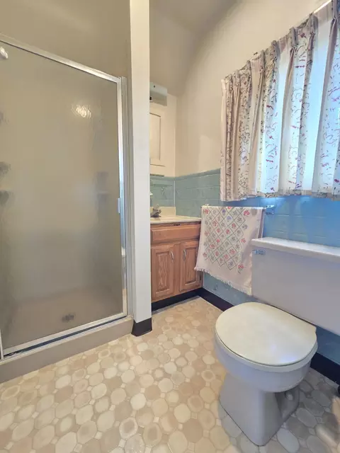 Bath - 56 E Charles St, Markesan, WI 53946 photo 2 of 2