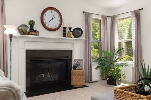185 Moorland Pl, Sun Prairie, WI 53590