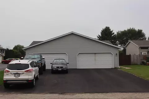 200 202 Eilbes Ave, Beaver Dam, WI 53916