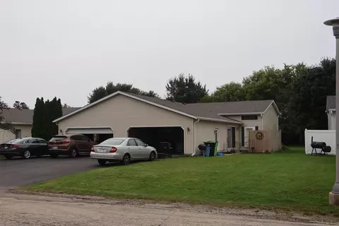 212 214 Eilbes Ave, Beaver Dam, WI 53916