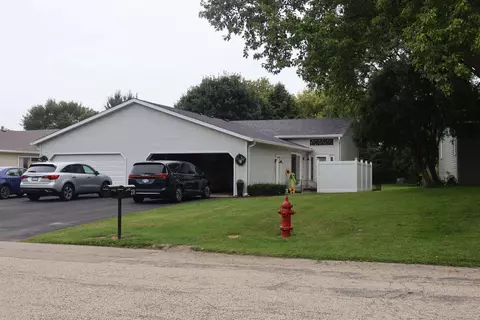 216 218 Eilbes Ave, Beaver Dam, WI 53916
