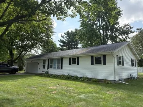 1040 Lakewood Ln, Wisconsin Rapids, WI 54494