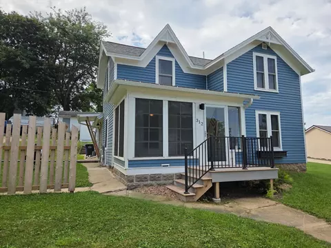 312 W Florence St, Cambria, WI 53923