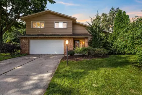 5413 Jonquil Ct, Middleton, WI 53562