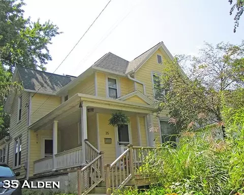 35 Alden Ave, Platteville, WI 53818