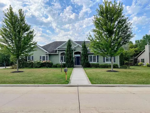 2707 Rolling Meadows Dr, Sheboygan, WI 53083