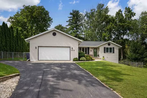 1015 N Willard Ave, Janesville, WI 53545