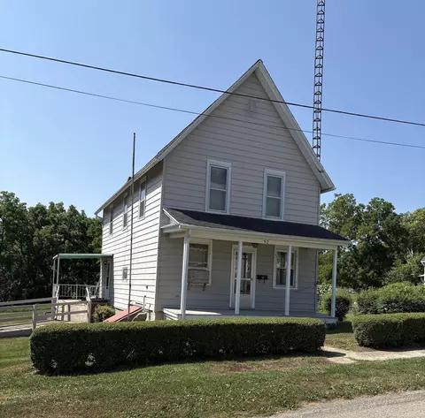 52 8th St, Mineral Point, WI 53565