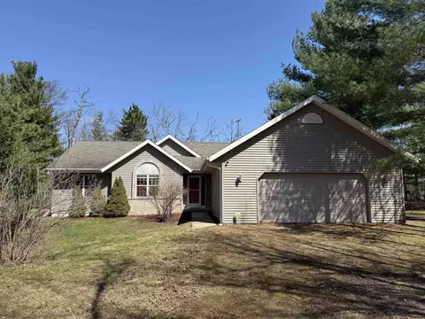 5142 Menominee Line Rd, Gillett, WI 54124