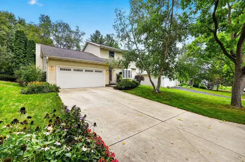 18 Star Fire Ct, Madison, WI 53719