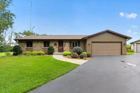 2140 N Polzin Rd, Janesville, WI 53548
