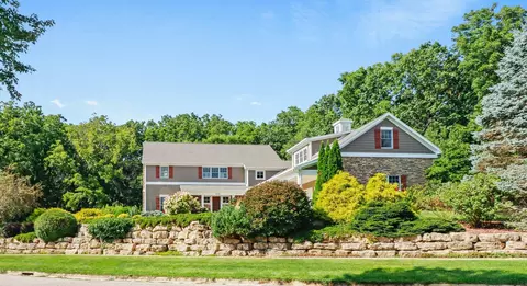 608 Bascom Hill Dr, Baraboo, WI 53913