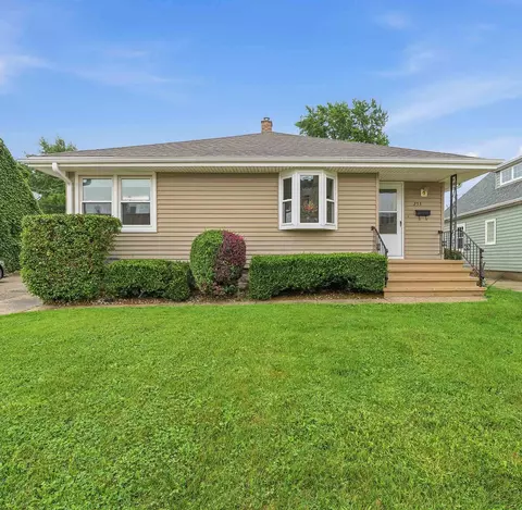 253 S Madison St, Waupun, WI 53963