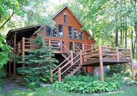 w1510 Sandstone Avenue, Green Lake, WI 54941 photo 1