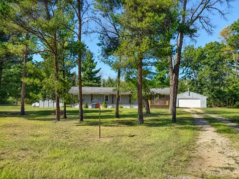 1086 Chicago Rd, Friendship, WI 53934