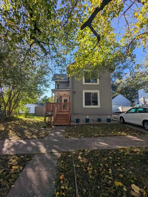 418 S Academy St, Janesville, WI 53548